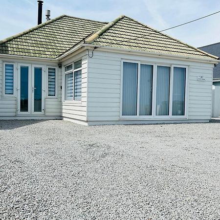 Pass The Keys Fabulous Beach Front Holiday Location Lydd Exterior foto