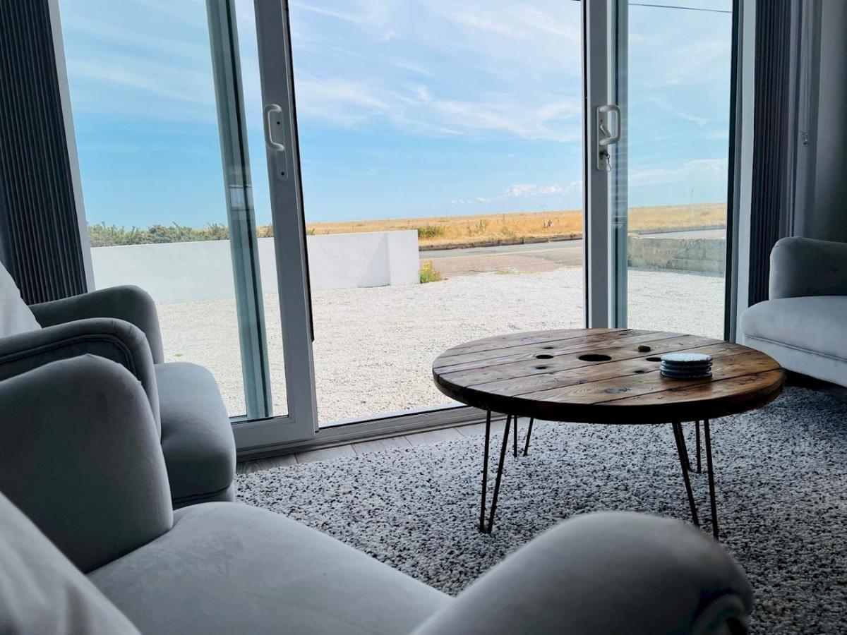 Pass The Keys Fabulous Beach Front Holiday Location Lydd Exterior foto