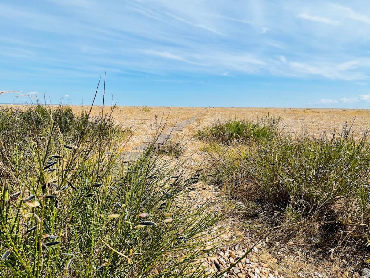 Pass The Keys Fabulous Beach Front Holiday Location Lydd Exterior foto