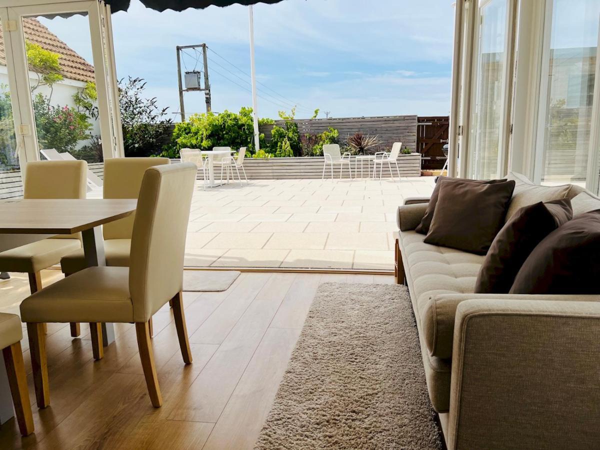 Pass The Keys Fabulous Beach Front Holiday Location Lydd Exterior foto