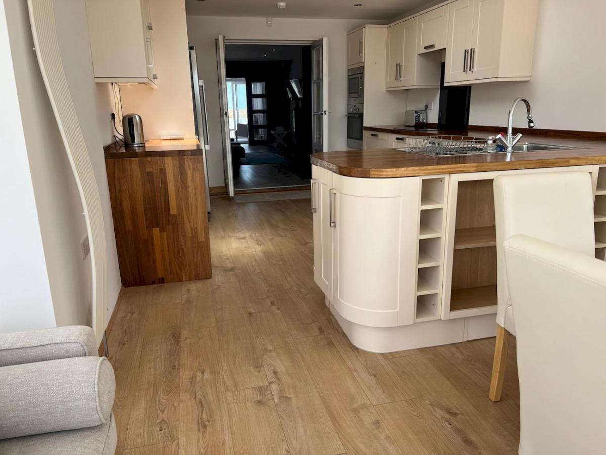 Pass The Keys Fabulous Beach Front Holiday Location Lydd Exterior foto