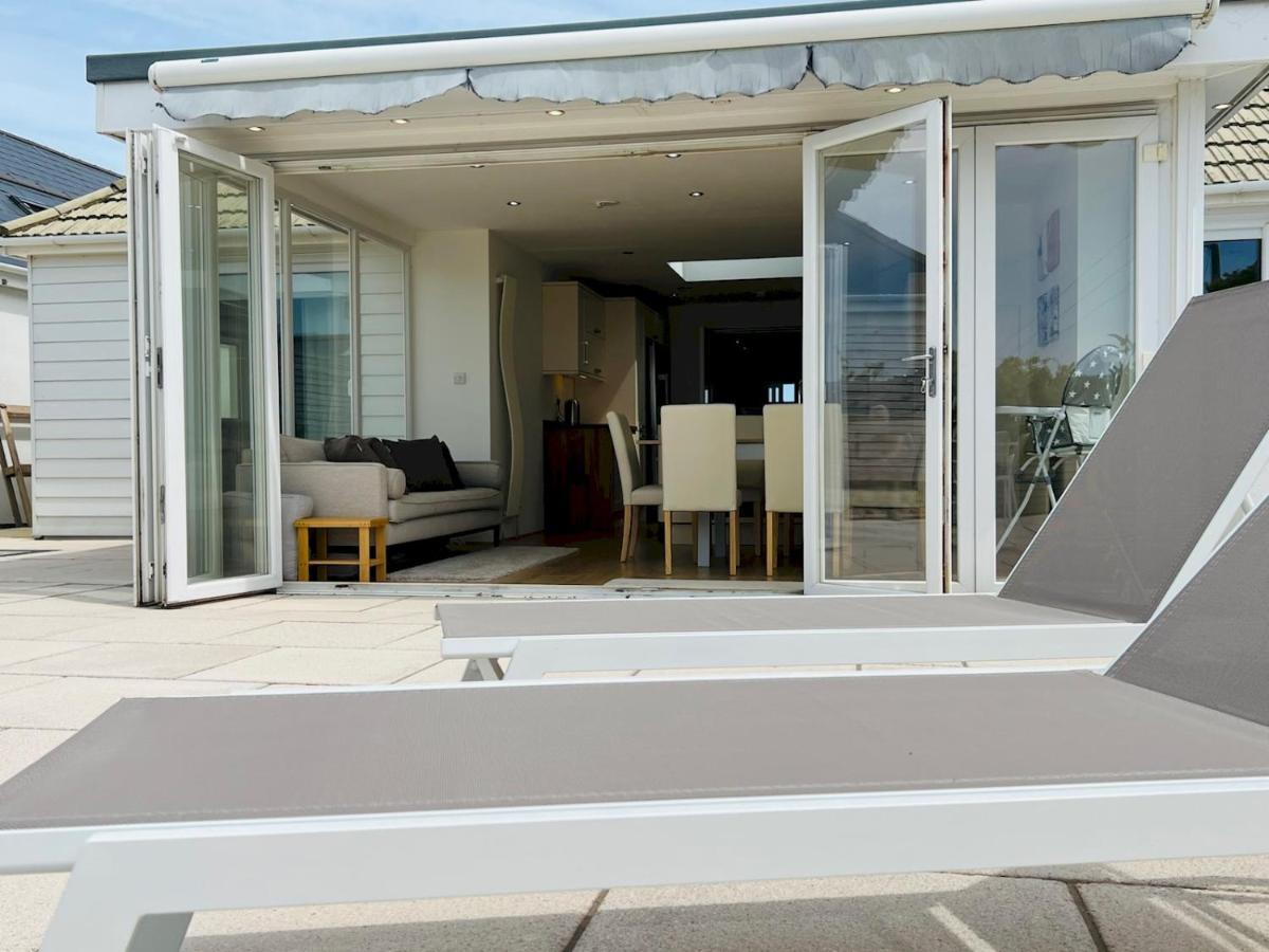 Pass The Keys Fabulous Beach Front Holiday Location Lydd Exterior foto