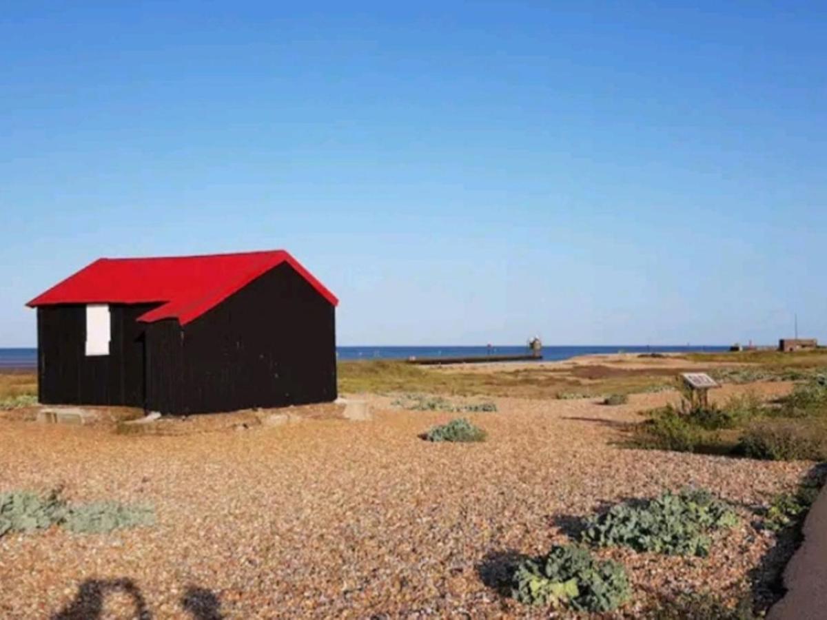 Pass The Keys Fabulous Beach Front Holiday Location Lydd Exterior foto