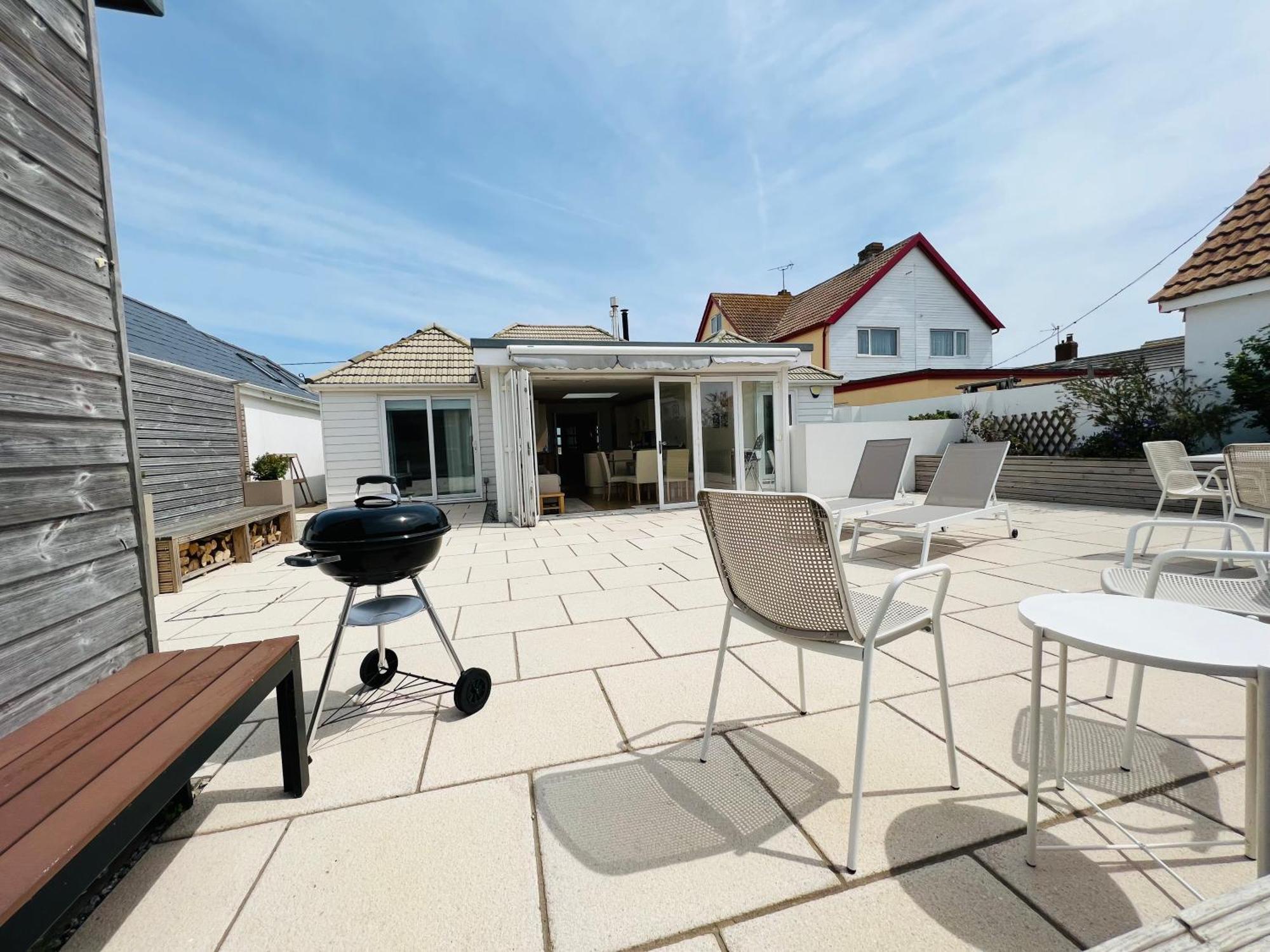 Pass The Keys Fabulous Beach Front Holiday Location Lydd Exterior foto